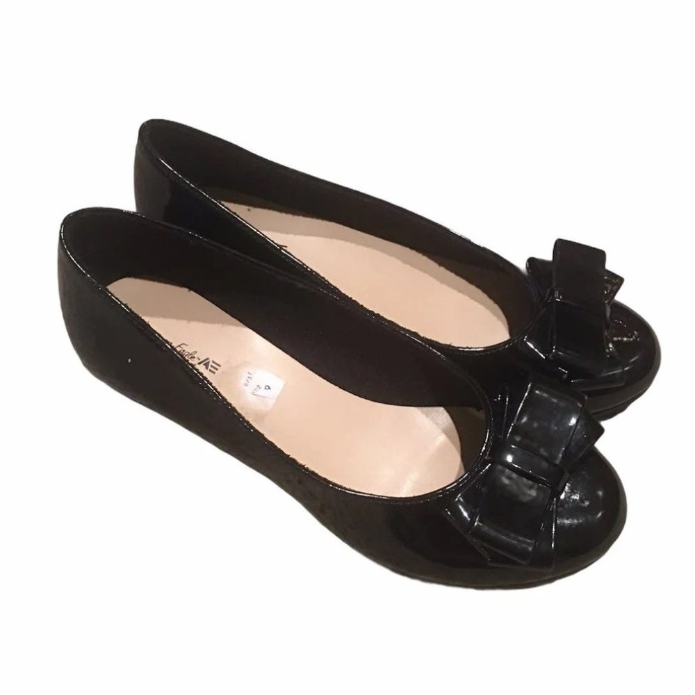 American Eagle Girls Black dress shoes-size 3